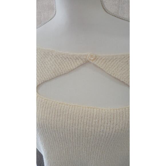 Things Between Short sleeve Keyhole Sweater Cream Size Large - Picture 3 of 7